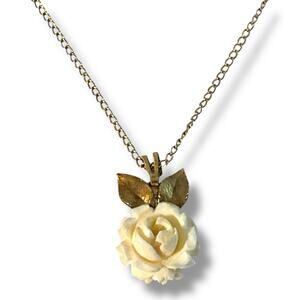 Vintage Cream Tone Carved Rose Gold Tone Leaf Detail Pendant Gold Tone Necklace